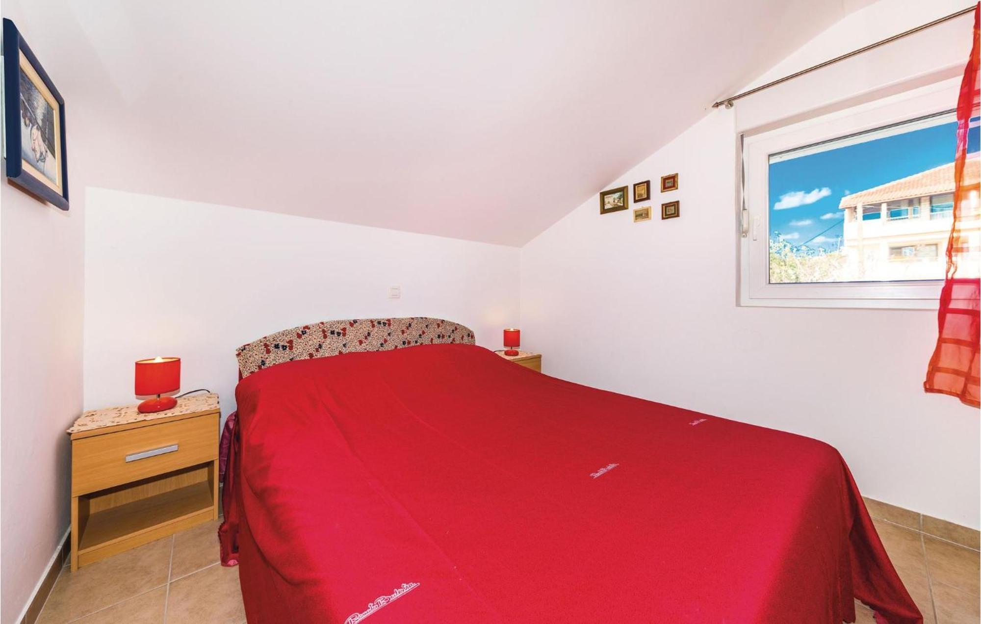Gorgeous Apartment In Seget Vranjica Kültér fotó
