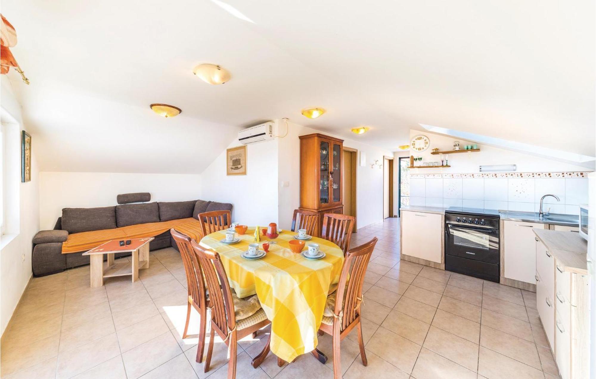 Gorgeous Apartment In Seget Vranjica Kültér fotó