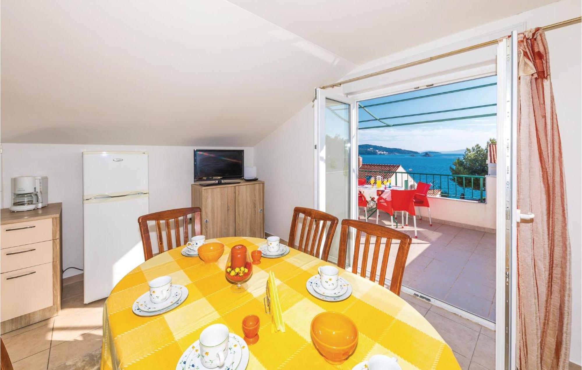 Gorgeous Apartment In Seget Vranjica Kültér fotó